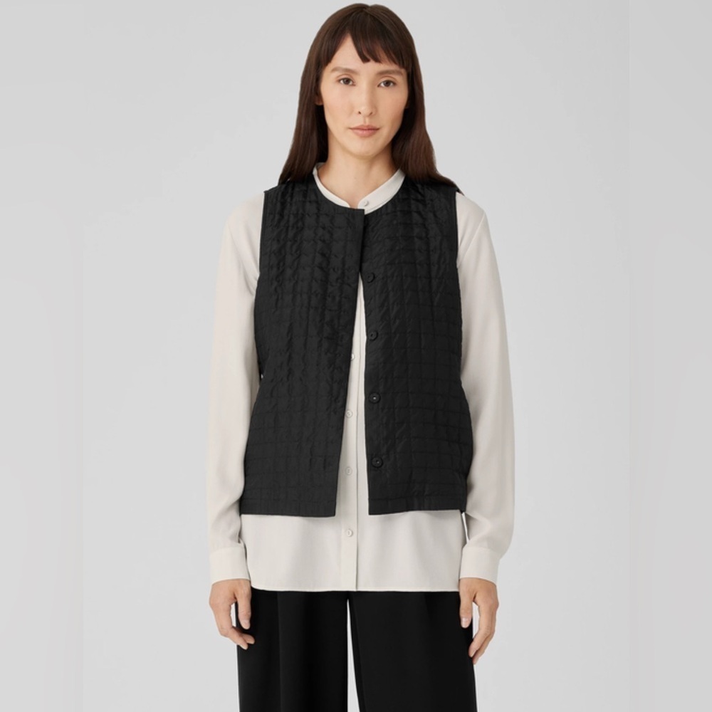 NWT - EILEEN FISHER - Elsa insulated Pristine Vest in black. Size: XS